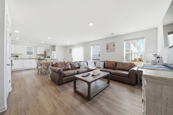 Smart TV - Tranquil Home in Newton (Newton)