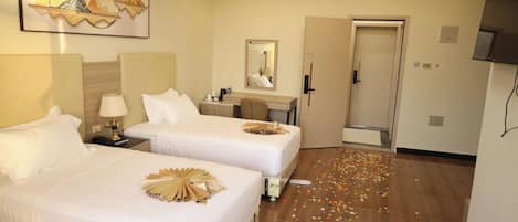 Habitación familiar, balcón, vista a la ciudad | Wifi gratis