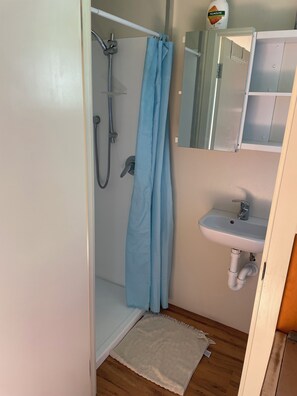 Hårtørrer, håndklæder, Sæbe, Toiletpapir