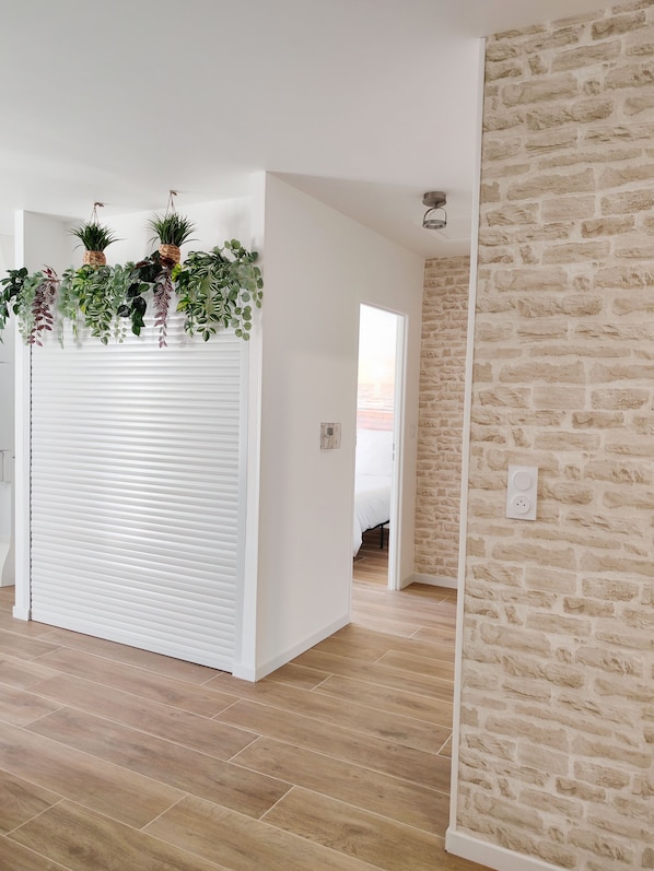 2 chambres, fer et planche à repasser, accès au Wi-Fi (inclus)