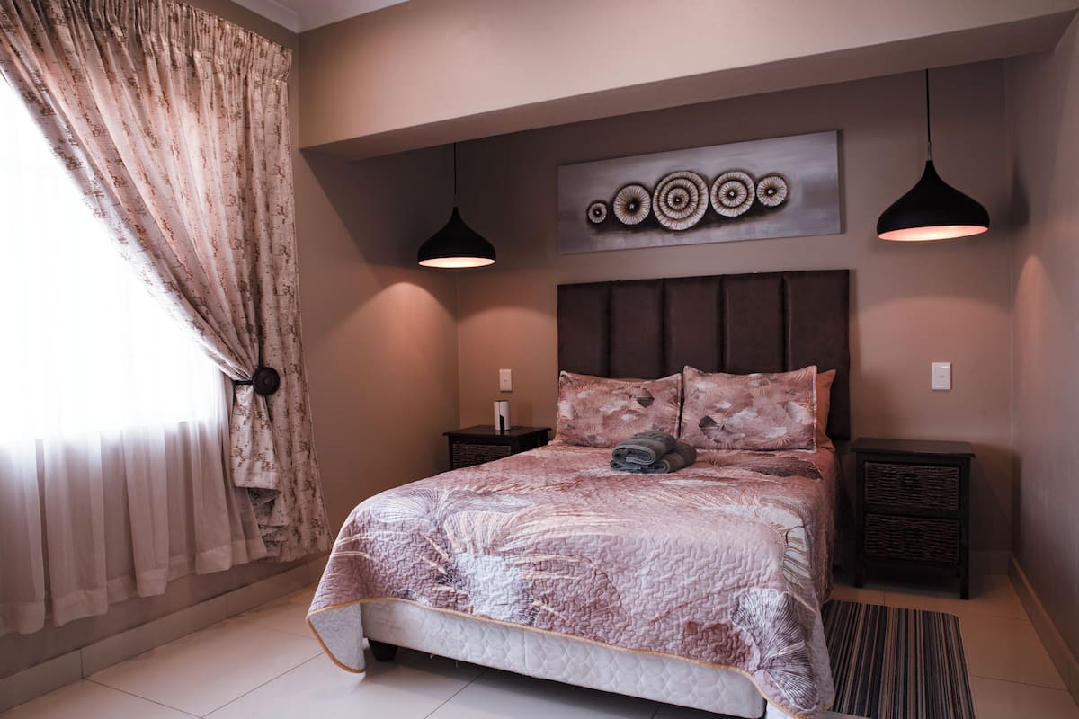 Comfort Apartment, Private Bathroom | Laptop workspace, free WiFi