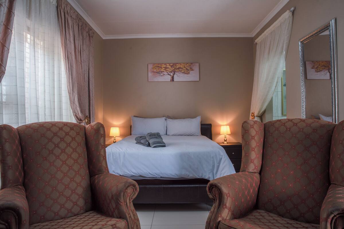 Standard Studio, 1 Double Bed, Kitchen | Laptop workspace, free WiFi