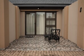 Comfort Apartment, 1 Double Bed | Terrace/patio - Rusty Estate - Self Catering (Witbank)