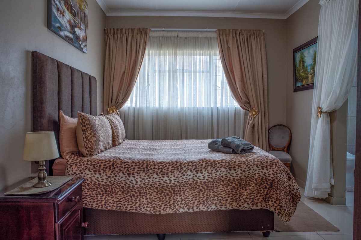 Comfort Apartment, 1 Double Bed | Laptop workspace, free WiFi