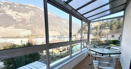 Bienvenue Ă MontmĂ©lian, une ville savoyarde nichĂ©e au cĆur de la Combe de Savoie !