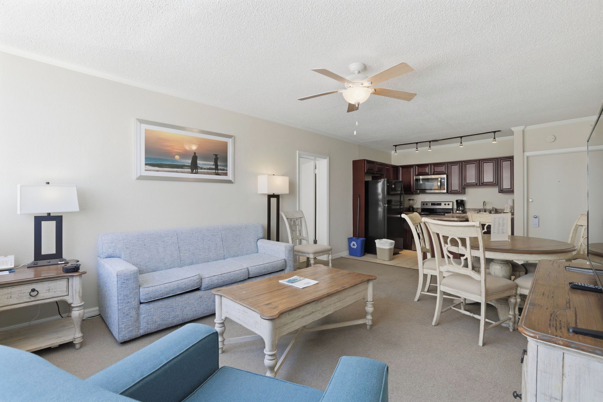 Appartement, 2 chambres | Aire de séjour | Téléviseur à écran plat