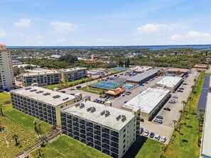Exterior - Ocean Landings Resort and Racquet (Cocoa Beach)