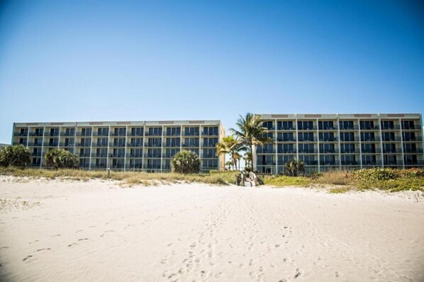 Exterior - Ocean Landings Resort and Racquet (Cocoa Beach)