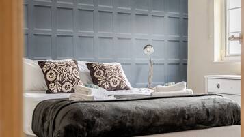 3 bedrooms, iron/ironing board, free WiFi, bed sheets