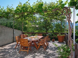 Outdoor dining - ESSENCE, LAKE GARDA SWEET HOME - CASON DEGLI ULIVI (Veneto)