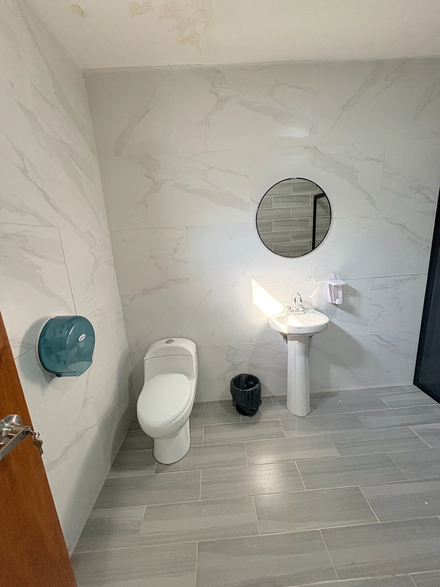 Căn hộ tiện nghi đơn giản | Phòng tắm