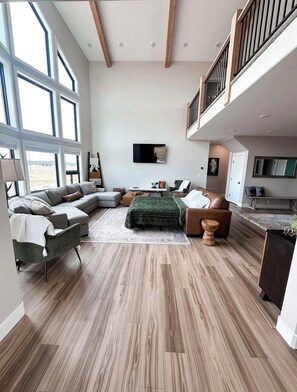 Unclassified image, 2 of 52, button - Sleepy Ridge Retreat - AC/WIFI/Close to YNP! (Island Park)