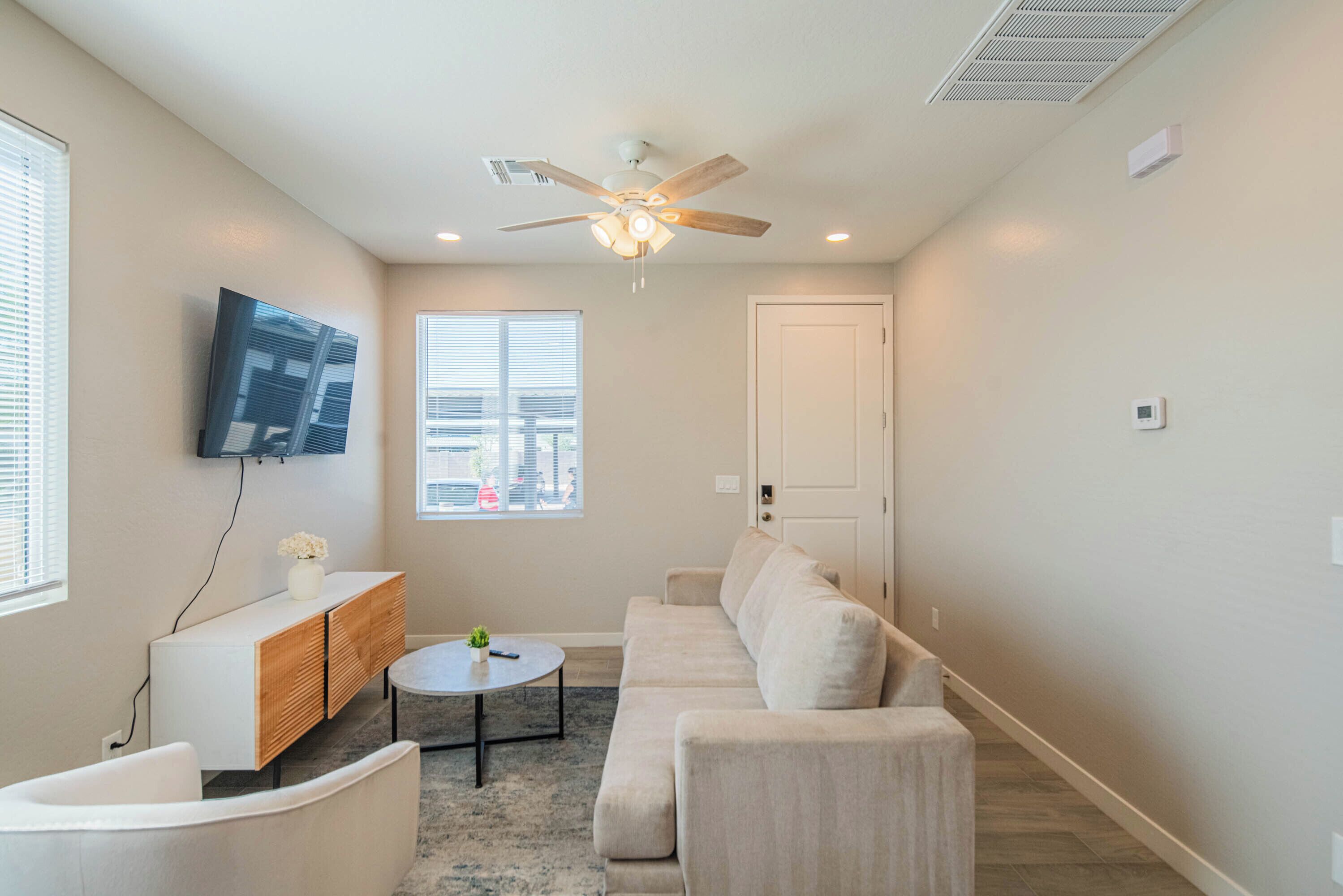 Single Room, Non Smoking, Patio | Living area