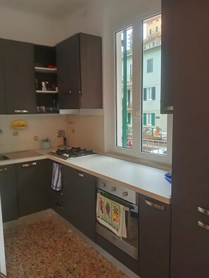 Unclassified image, 4 of 18, button - Apartment 'Casa Luigi' with Balcony, Wi-Fi and Air Conditioning (Vernazza)