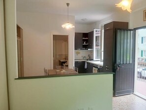 Unclassified image, 2 of 18, button - Apartment 'Casa Luigi' with Balcony, Wi-Fi and Air Conditioning (Vernazza)