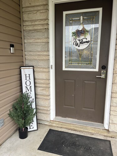 Amish Alley Guesthouse (Close to Topeka Livestock Auction)