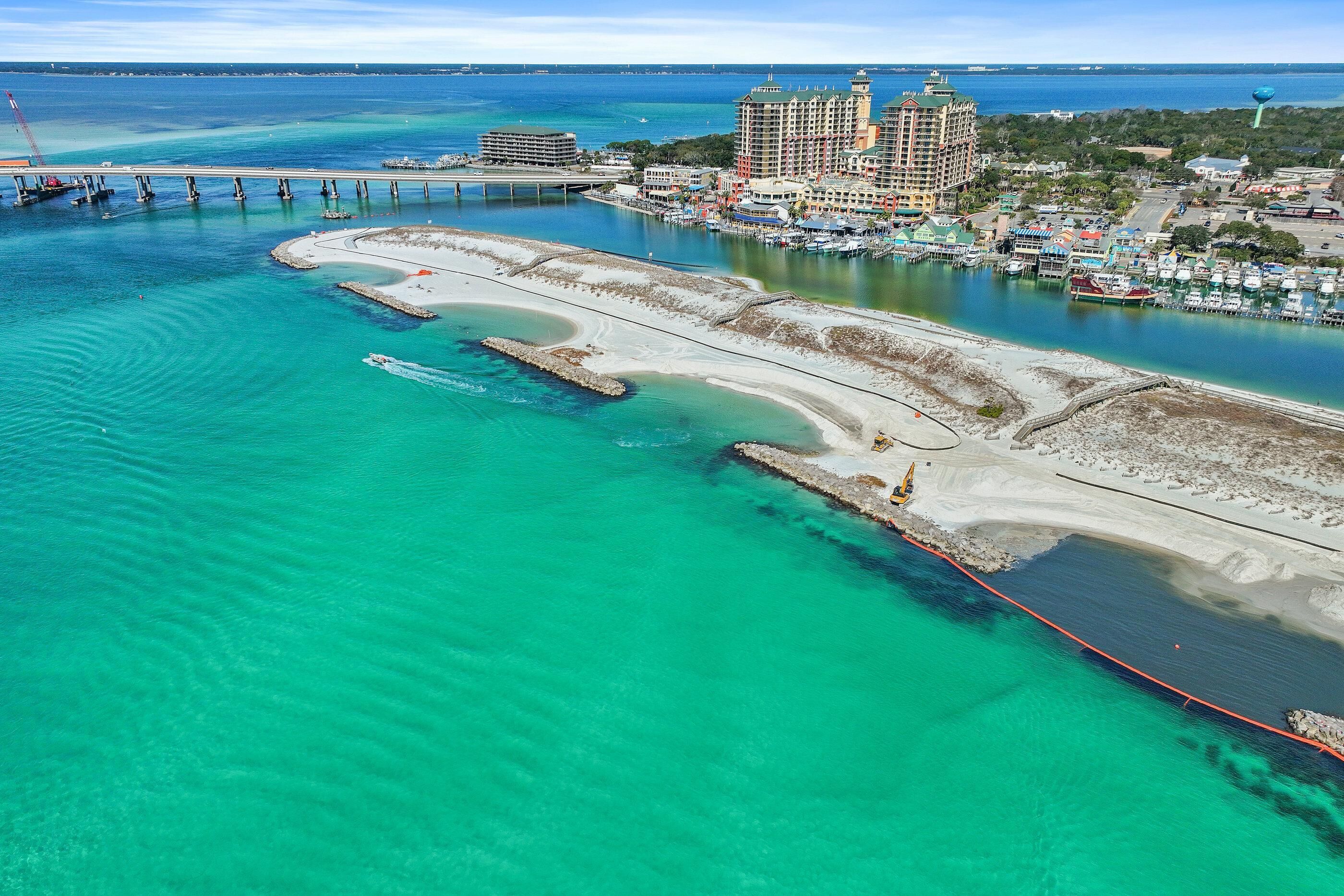 Condo, varias camas (Summer Place #303) | Playa | En la playa 