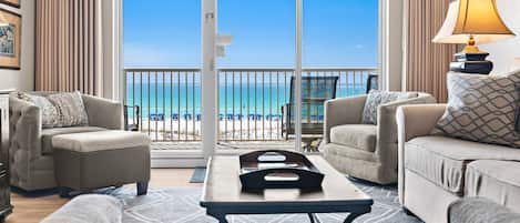 公寓式客房, 多张床 (Summer Place #303) | 起居区