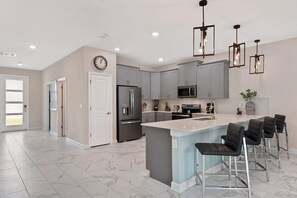 Fridge, microwave, oven, stovetop - Last Minute Disney! Private Pool, Hot Tub, Game Room & Themed Bedrooms. Book Now! #27911 (Orlando)