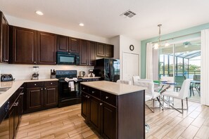 Fridge, microwave, oven, stovetop - Last Minute Disney Getaway! Private Pool, Hot Tub & Game Room. Book Now! #28974 (Orlando)