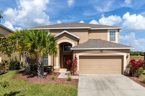 Exterior - Last Minute Disney Getaway! Private Pool, Hot Tub & Game Room. Book Now! #28974 (Orlando)