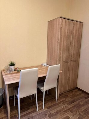 Standard Double Room, Courtyard View | Interior