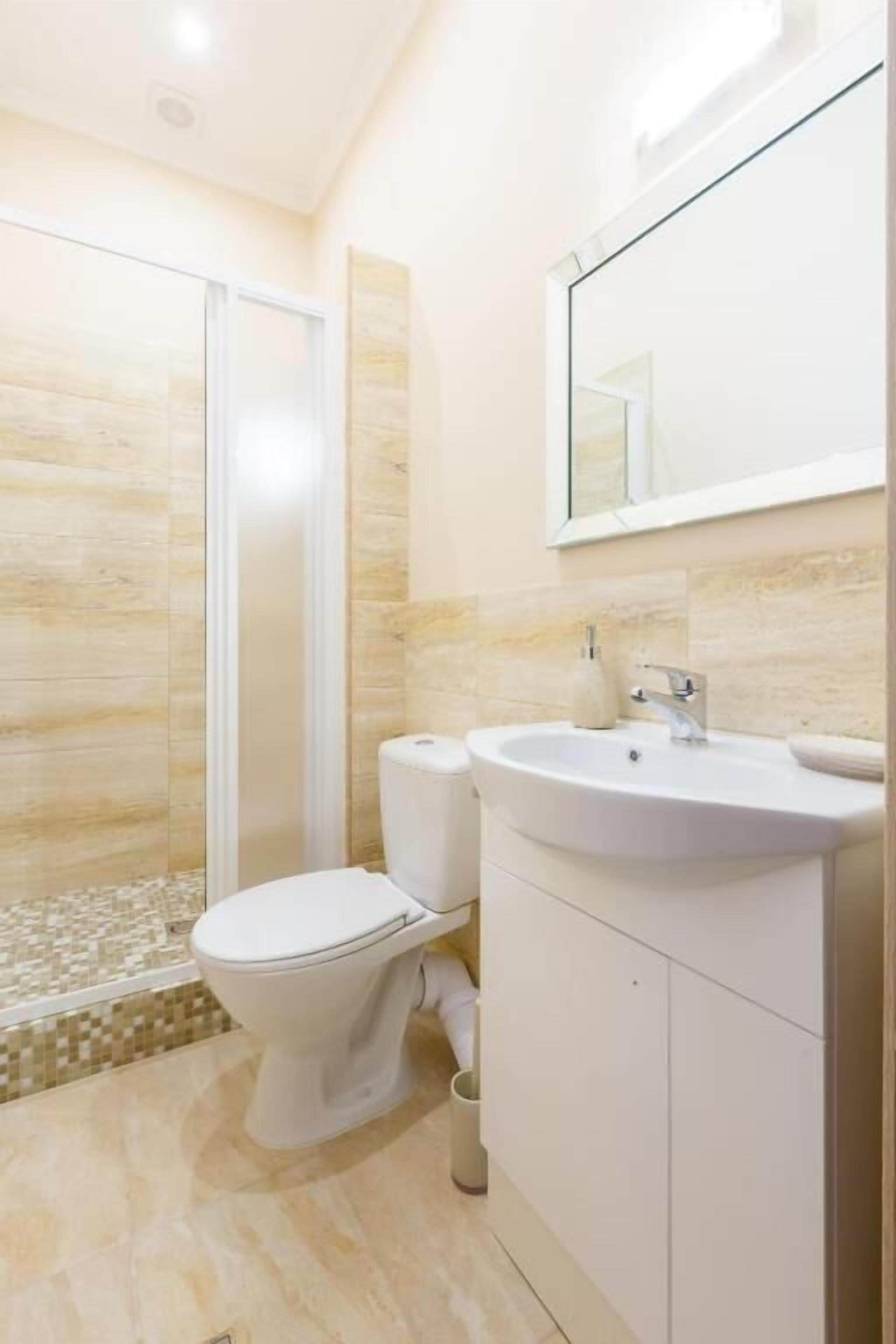 石鹸、シャンプー、トイレットペーパー