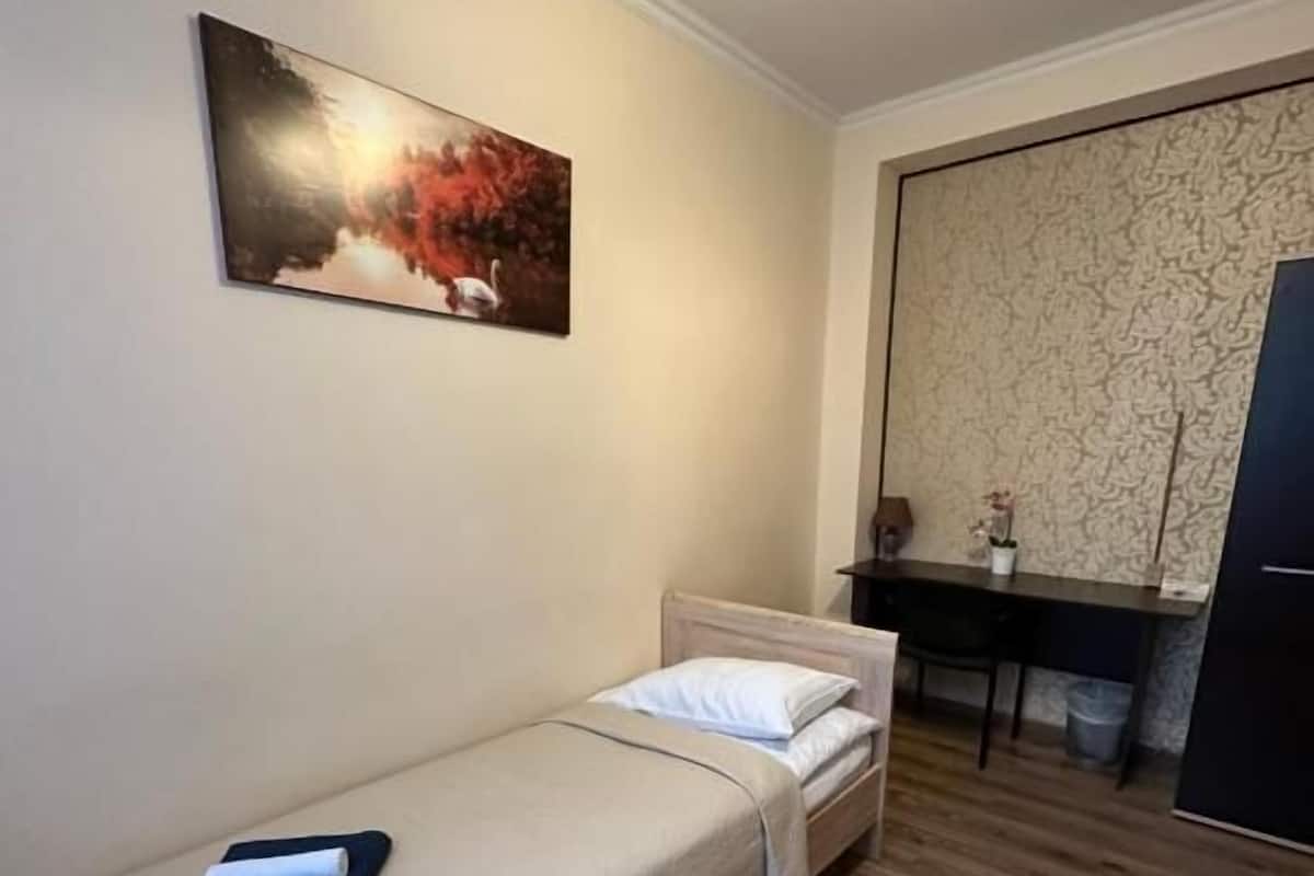 Habitació individual, vistes al pati