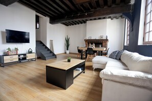 Living area - Center Architect Poirier - 2 Rooms Business Family (Orléans)