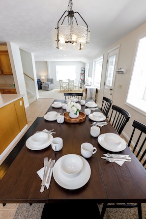 Dining - Platte Lake 5-bedroom Getaway - Private Dock + Boat Mooring - Up North Adventure (Beulah)