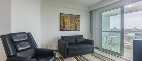 Appartement de base | Aire de séjour | Téléviseur connecté de 32 po avec télévision numérique