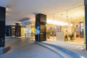 Lobby - Southbank 2BDR With Views Gym Pool And Sauna (Southbank)