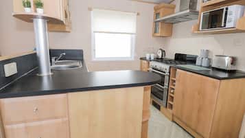 Keittoastiat/astiat/ruokailuvälineet