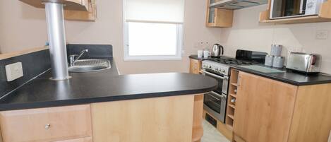 Batterie de cuisine, vaisselle et ustensiles