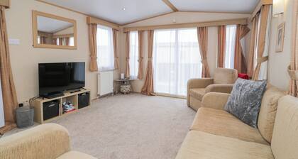 11, Beachfields