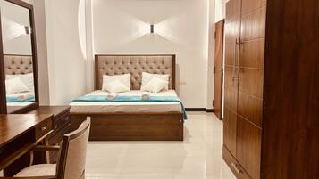 Deluxe Double Room, 1 King Bed, Balcony, Garden View | In-room safe, desk, laptop workspace, iron/ironing board