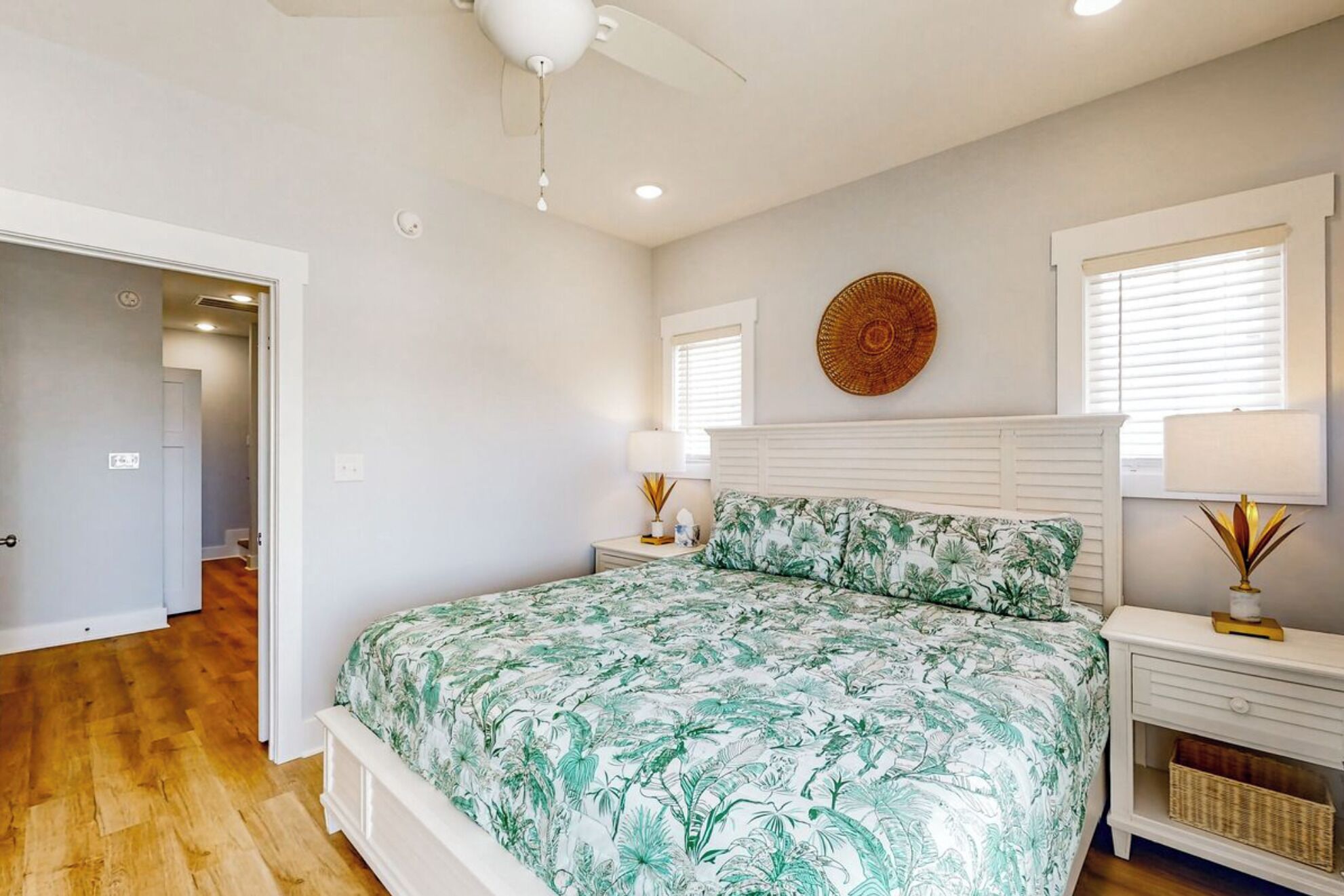 4 soverom, strykejern/-brett, wi-fi (inkludert) og sengetøy