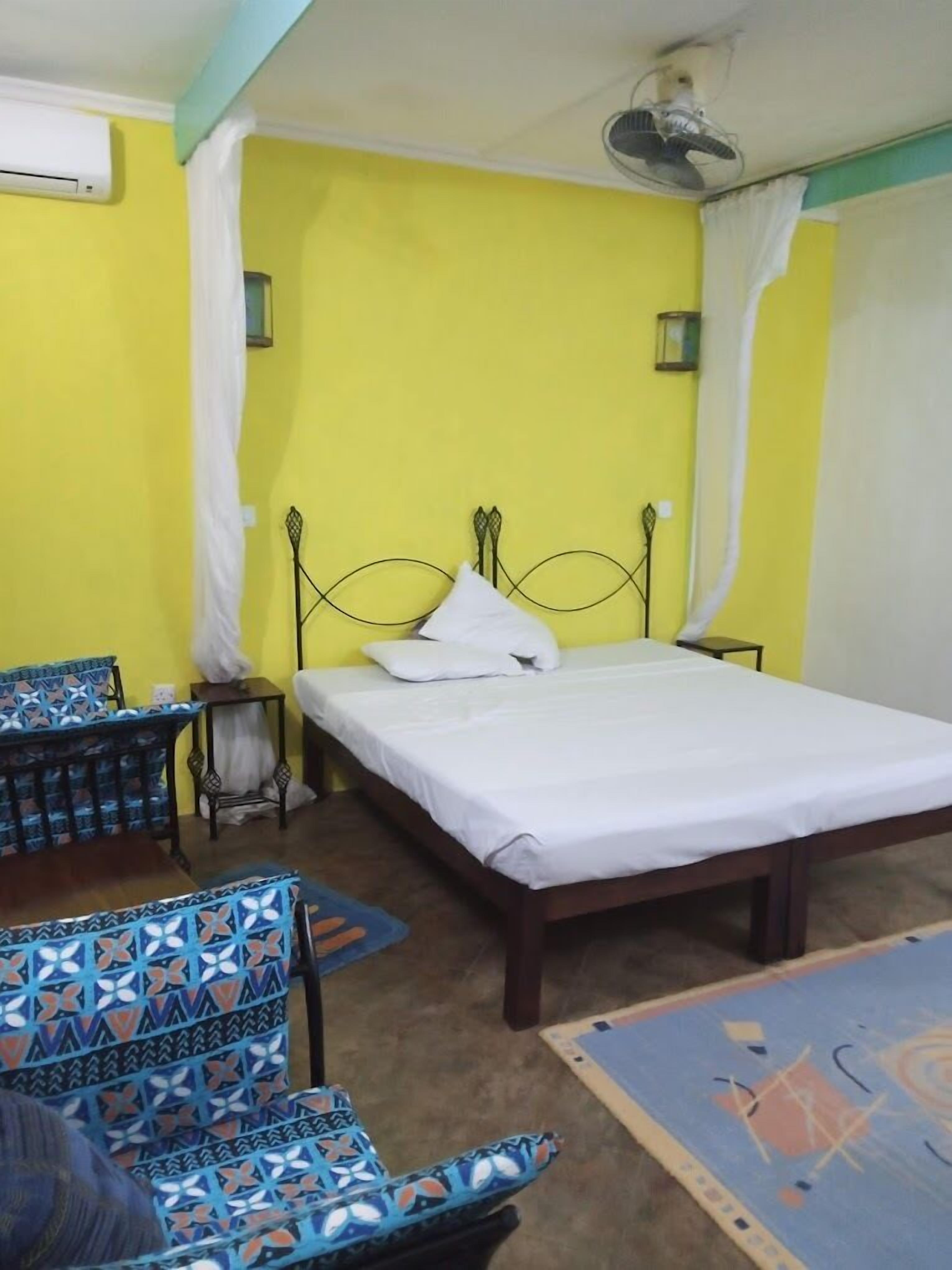 واي فاي مجانًا وملاءات أسرّة