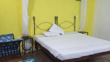 واي فاي مجانًا وملاءات أسرّة