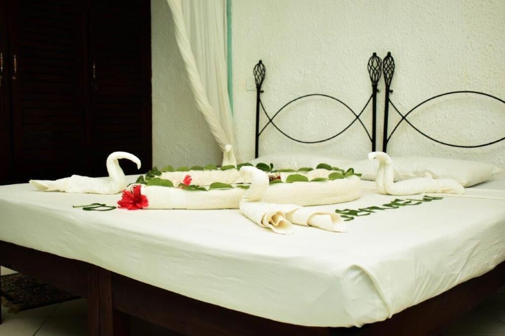 واي فاي مجانًا وملاءات أسرّة