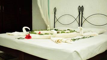 واي فاي مجانًا وملاءات أسرّة