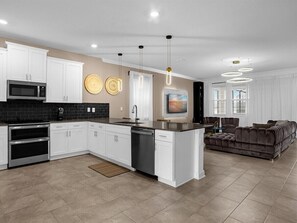 Fridge, microwave, oven, stovetop - Last Minute Disney! Private Pool, Hot Tub, Game Room & Themed Bedrooms. Book Now! #118573 (Orlando)