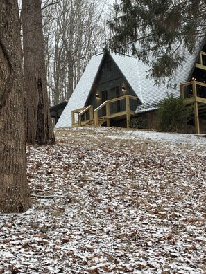 Exterior - Cozy Cabin Retreat - Relax & Unwind in Wytheville (Wytheville)