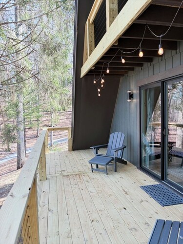 Cozy Cabin Retreat - Relax & Unwind in Wytheville