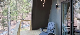Cozy Cabin Retreat - Relax & Unwind in Wytheville