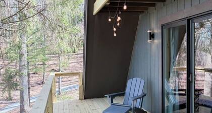 Cozy Cabin Retreat - Relax & Unwind in Wytheville