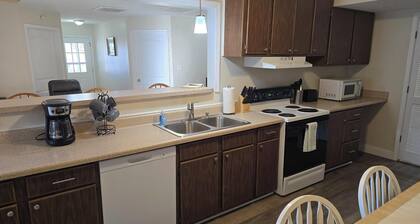 Shawnee Forest Retreat, Suite A, near Garden of the Gods, Southern IL