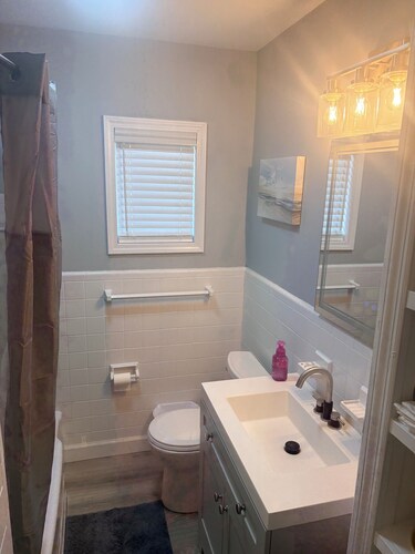 Adorable 2-bedroom bungalow with AC in tranquil Hazlehurst