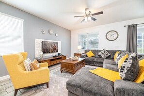 Smart TV - Disney Getaway! Luxury Villa with Private Pool & Game Room. Book Now! #CG886 (Orlando)