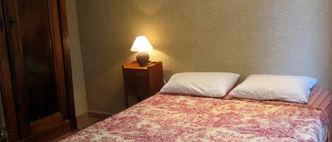 2 soverom, strykejern/-brett, wi-fi og sengetøy